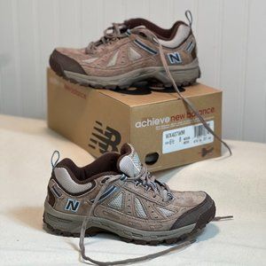 Women's New Balance 647 Hiking Shoes